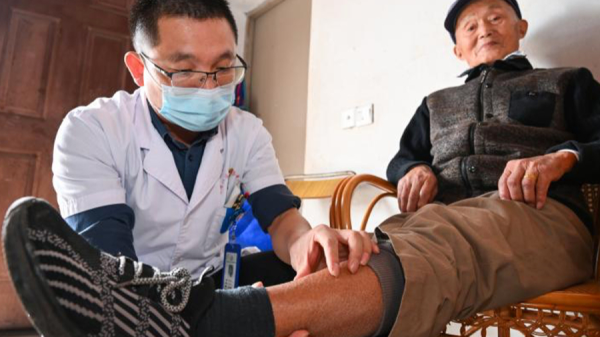 涌融优配 小病拖成大病？上海郊区老年就医远、健康意识薄弱问题何解